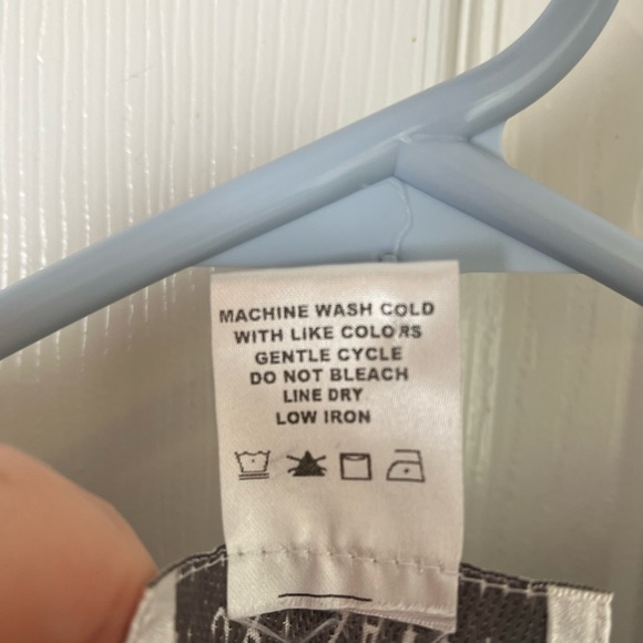 Sport Savvy long sleeved striped pullover top in black and white, size M - Picture 10 of 10